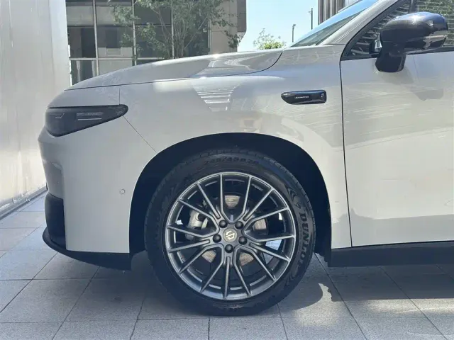 Leapmotor C10 — Фото автомобиля 15