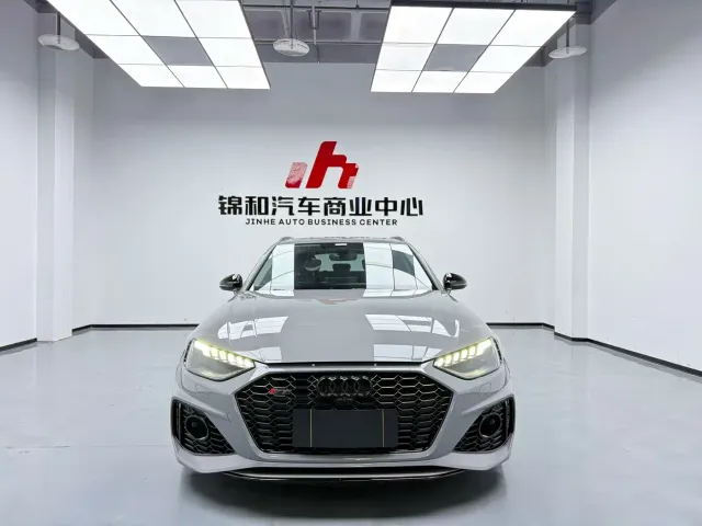 Фотография автомобиля — Audi RS 4