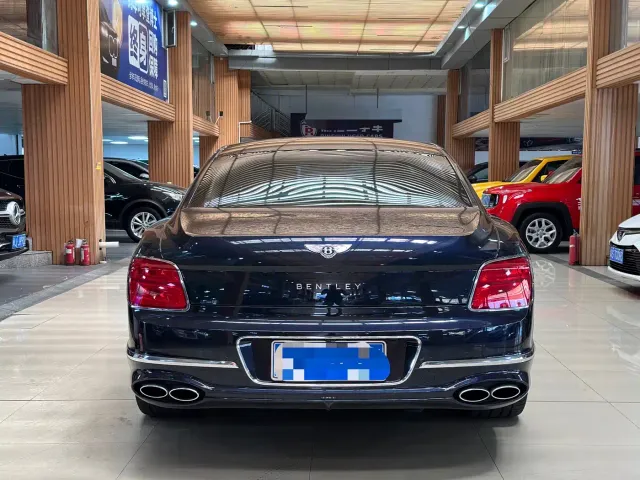 Bentley Flying Spur — Фото автомобиля 4