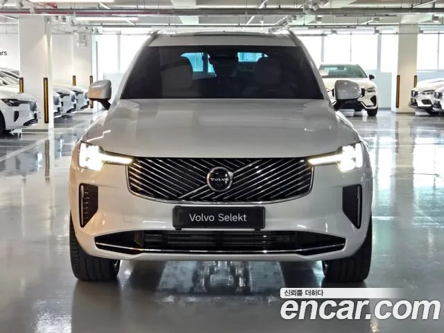 Volvo XC90 — Фото автомобиля 3