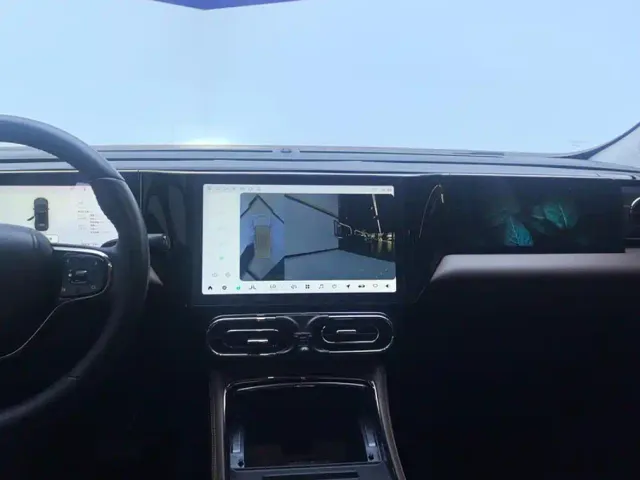 Leapmotor C11 — Фото автомобиля 13