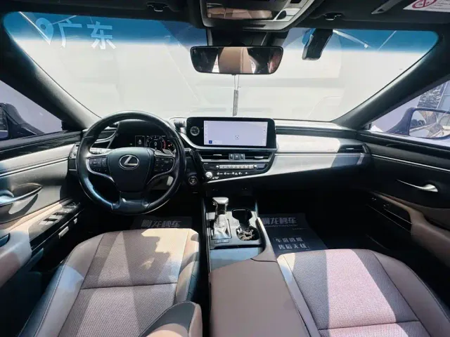 Lexus ES — Фото автомобиля 6