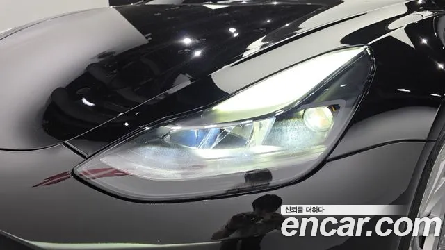 Tesla Model 3 — Фото автомобиля 7