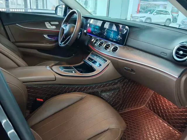 Mercedes-Benz E-Class — Фото автомобиля 7