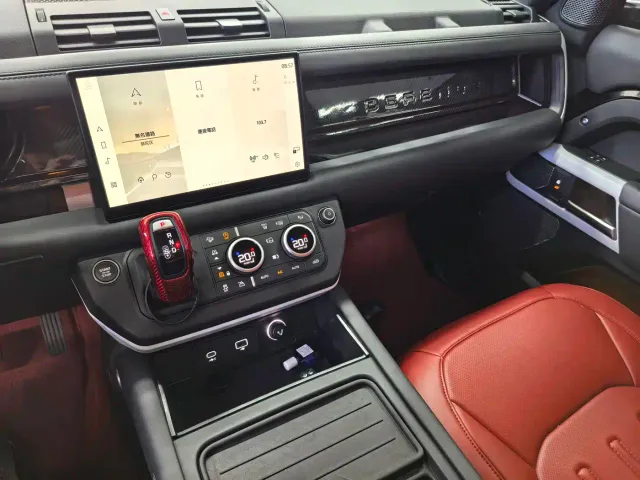 Land Rover Defender — Фото автомобиля 4