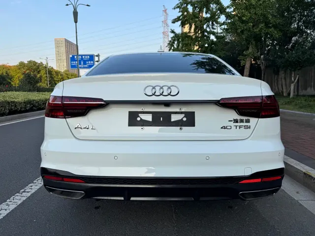 Audi A4L — Фото автомобиля 4