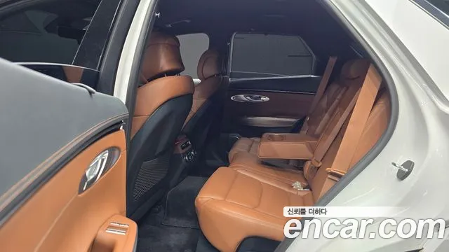 Genesis GV70 — Фото автомобиля 11