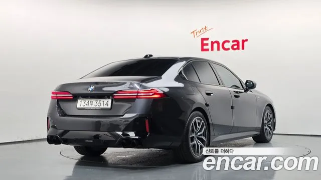 BMW 5 Series — Фото автомобиля 2
