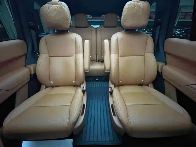 Li Auto L8 — Фото автомобиля 20