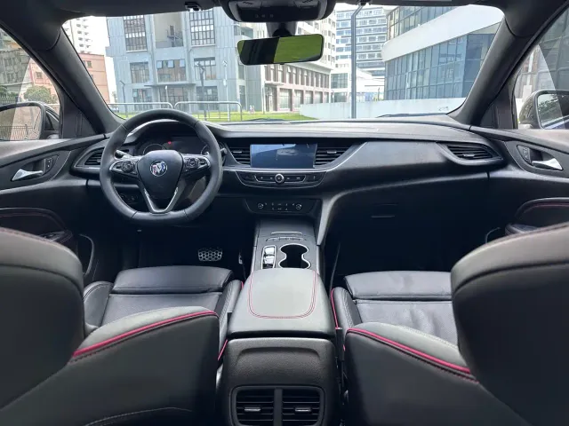 Buick Regal — Фото автомобиля 8
