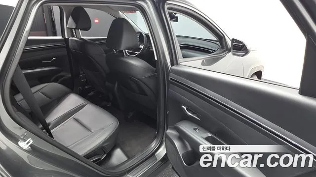 Hyundai Tucson Tucson (NX4) Дизель 2.0 2WD — Фото автомобиля 4