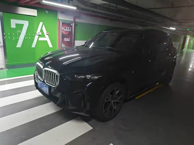 Фотография автомобиля — BMW X5