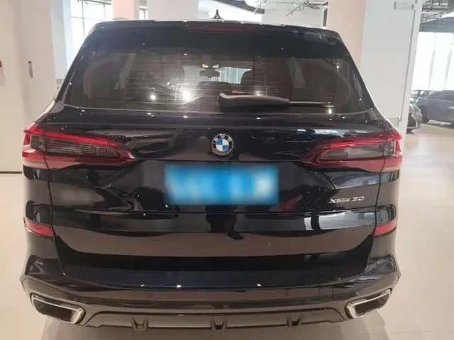 BMW BMW X5 2022 Facelift xDrive 30Li Premium M Sport Package — Фото автомобиля 5
