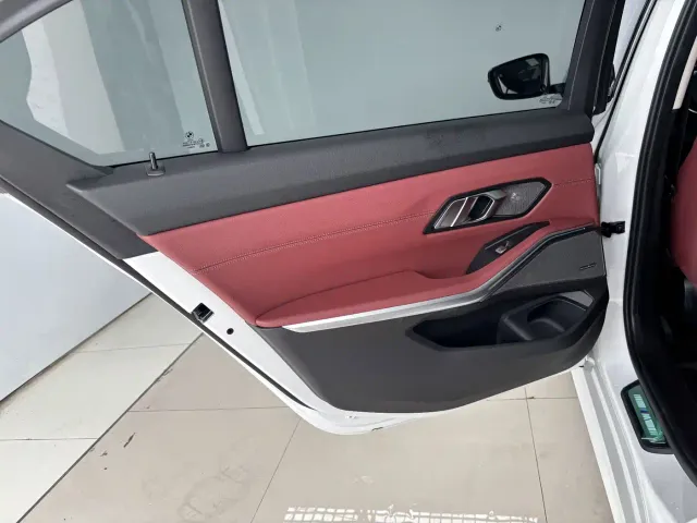 BMW 3 Series — Фото автомобиля 21