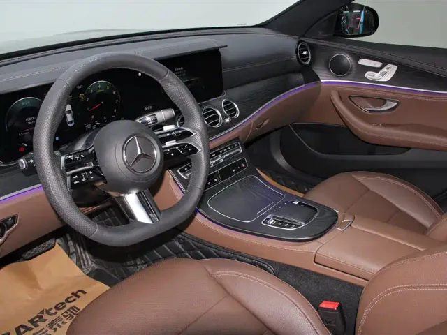 Mercedes-Benz E-Class — Фото автомобиля 24