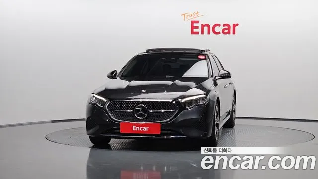 Mercedes-Benz E-Class — Фото автомобиля 3