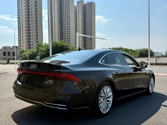 Audi A7L — Фото автомобиля 6