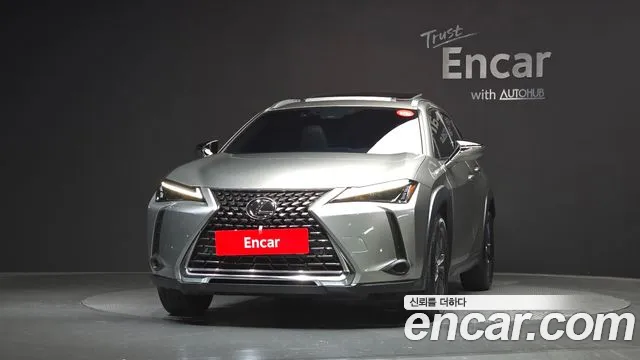 Lexus UX — Фото автомобиля 3