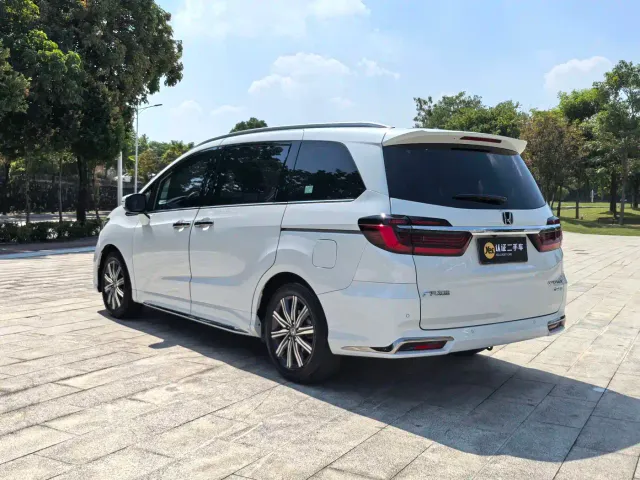 Honda Odyssey — Фото автомобиля 7