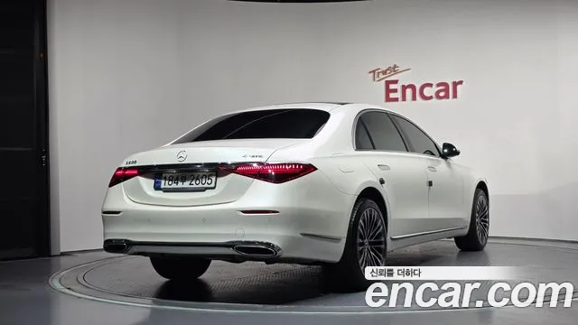 Mercedes-Benz S-Class — Фото автомобиля 2