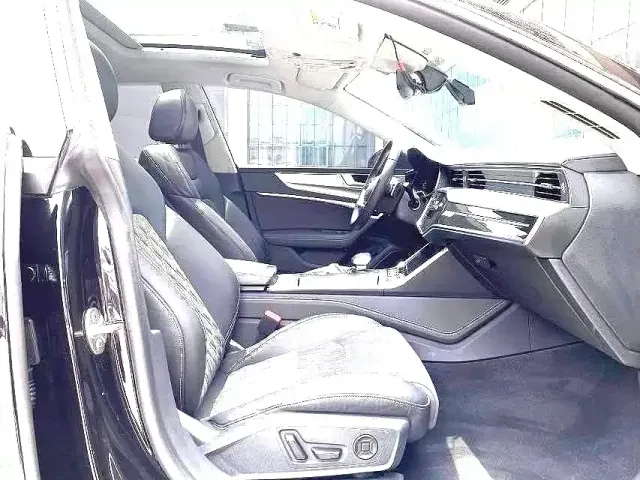 Audi A7L — Фото автомобиля 3