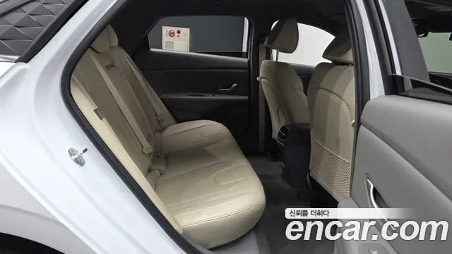 Hyundai AVANTE Новый Avante (CN7) — Фото автомобиля 12