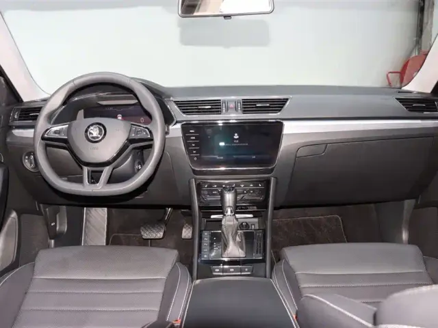 Skoda Superb — Фото автомобиля 12