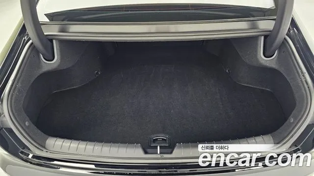 Hyundai Grandeur Grandeur (GN7) 3.5 Бензин 2WD — Фото автомобиля 17