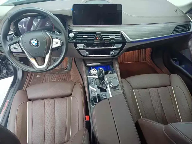 BMW 5 Series — Фото автомобиля 4