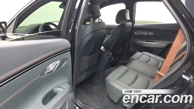 Genesis GV70 — Фото автомобиля 16