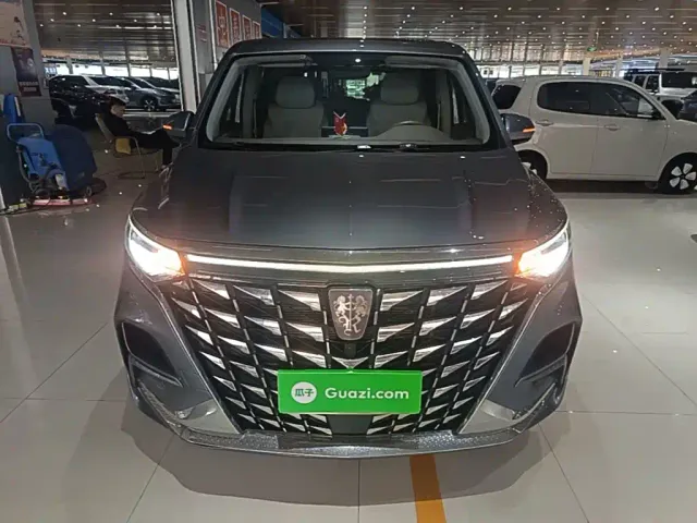 Roewe iMAX8 — Фото автомобиля 2