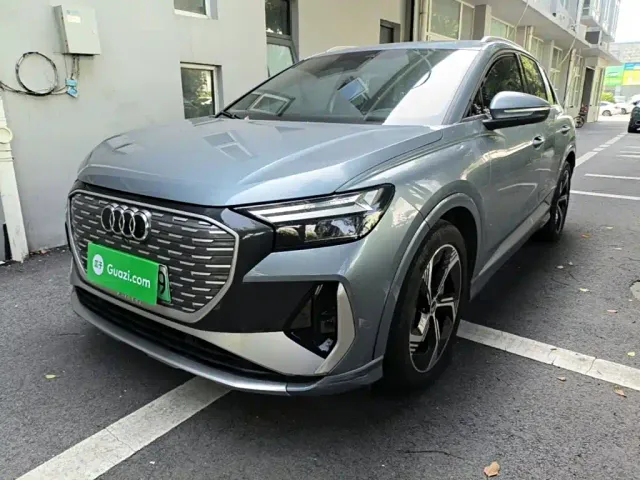 Фотография автомобиля — Audi Q4 e-tron