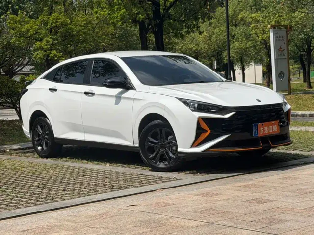 Dongfeng Yixuan — Фото автомобиля 2