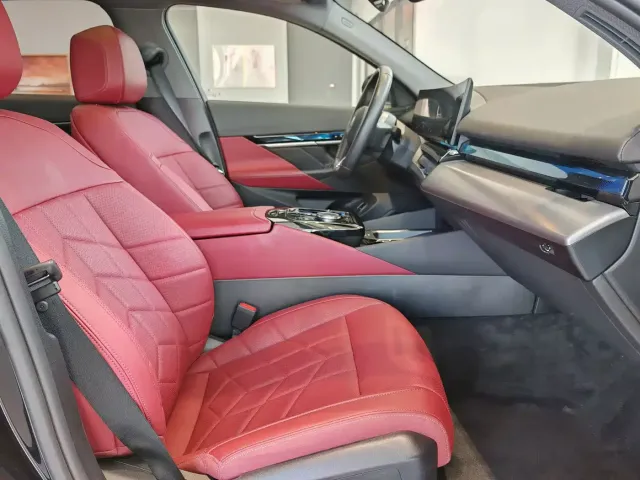BMW i5 — Фото автомобиля 17