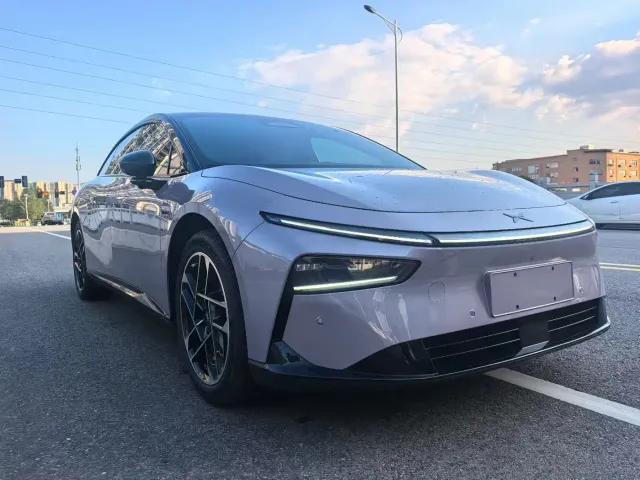 Xpeng P7+ — Фото автомобиля 3