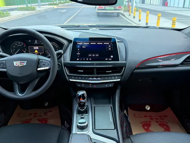 Cadillac CT5 — Фото автомобиля 12