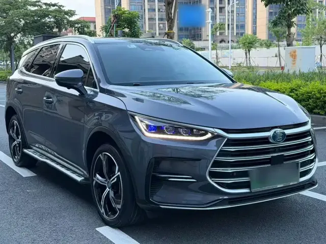 BYD Tang — Фото автомобиля 3