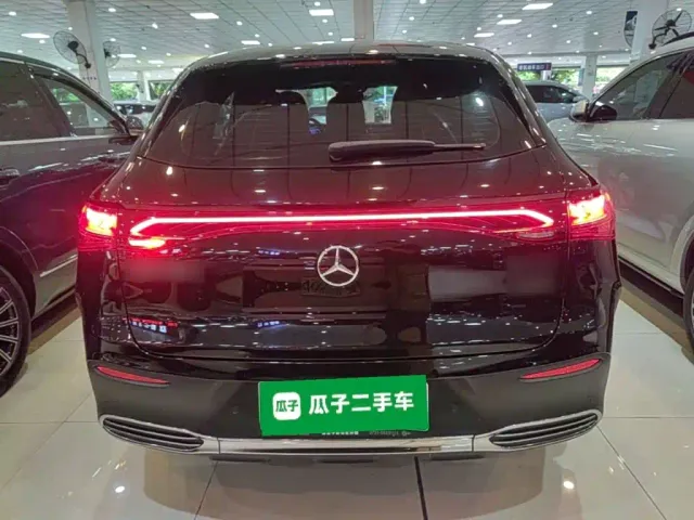 Mercedes-Benz EQE SUV — Фото автомобиля 5