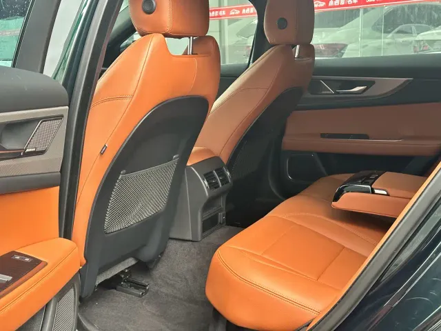 Jaguar XEL — Фото автомобиля 9