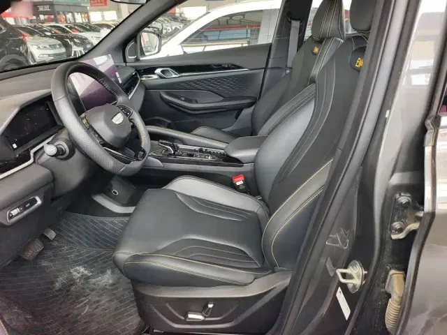 Geely Binyue — Фото автомобиля 11