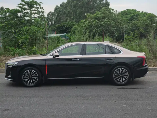 Hongqi H5 — Фото автомобиля 7