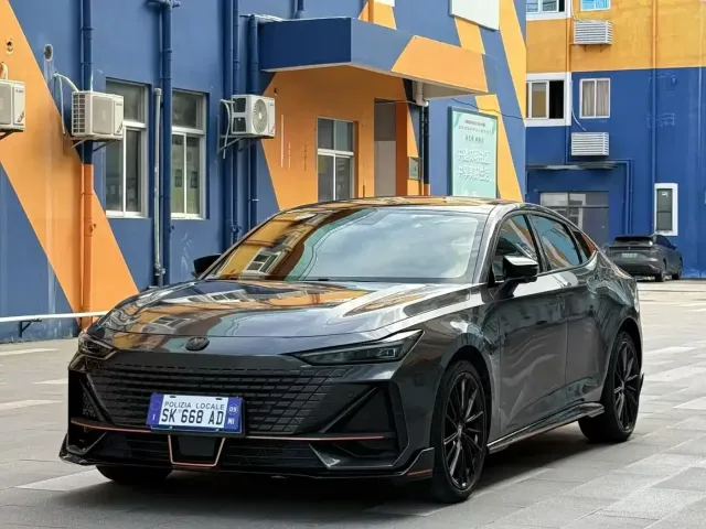 Фотография автомобиля — Changan UNI-V