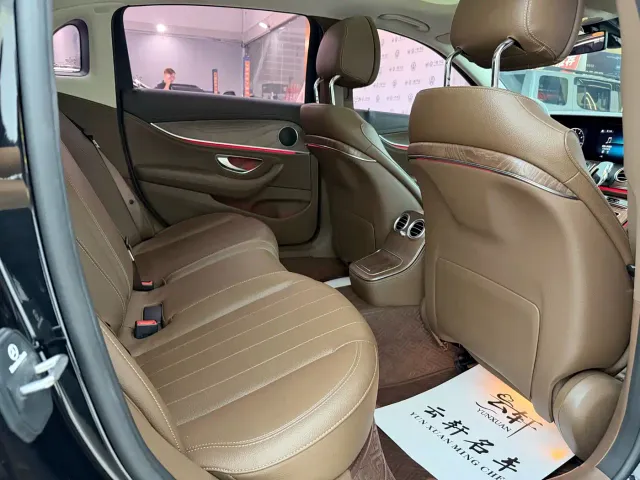 Mercedes-Benz E-Class — Фото автомобиля 13