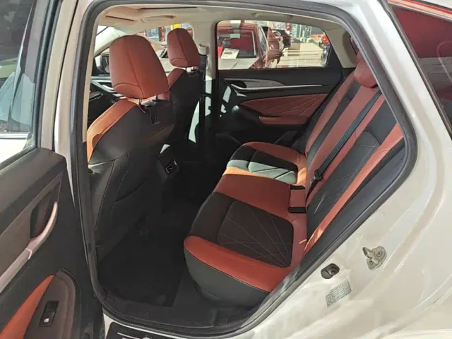 Changan Eado — Фото автомобиля 16