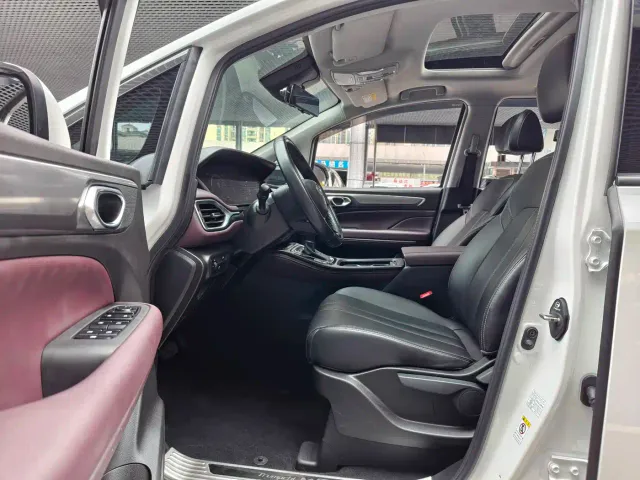 GAC Trumpchi M6 — Фото автомобиля 9