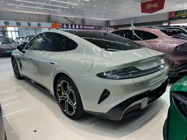 Xiaomi SU7 — Фото автомобиля 4