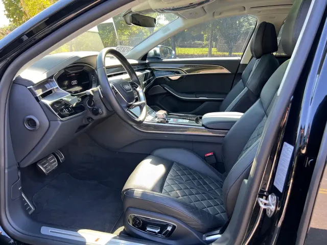 Audi S8 — Фото автомобиля 4