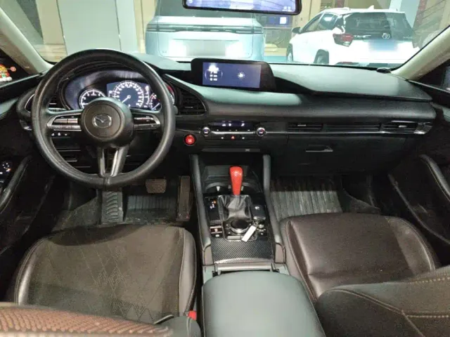 Mazda Axela — Фото автомобиля 9