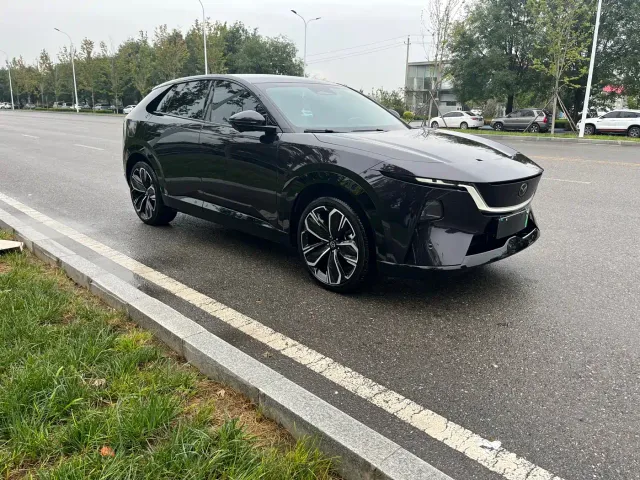 Mazda EZ-60 — Фото автомобиля 3