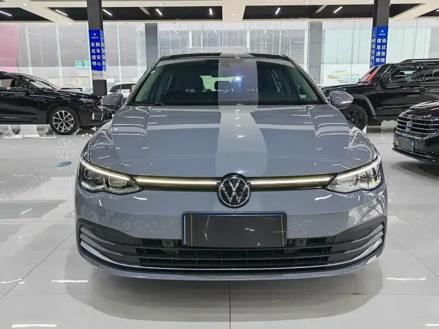 Volkswagen Golf — Фото автомобиля 2